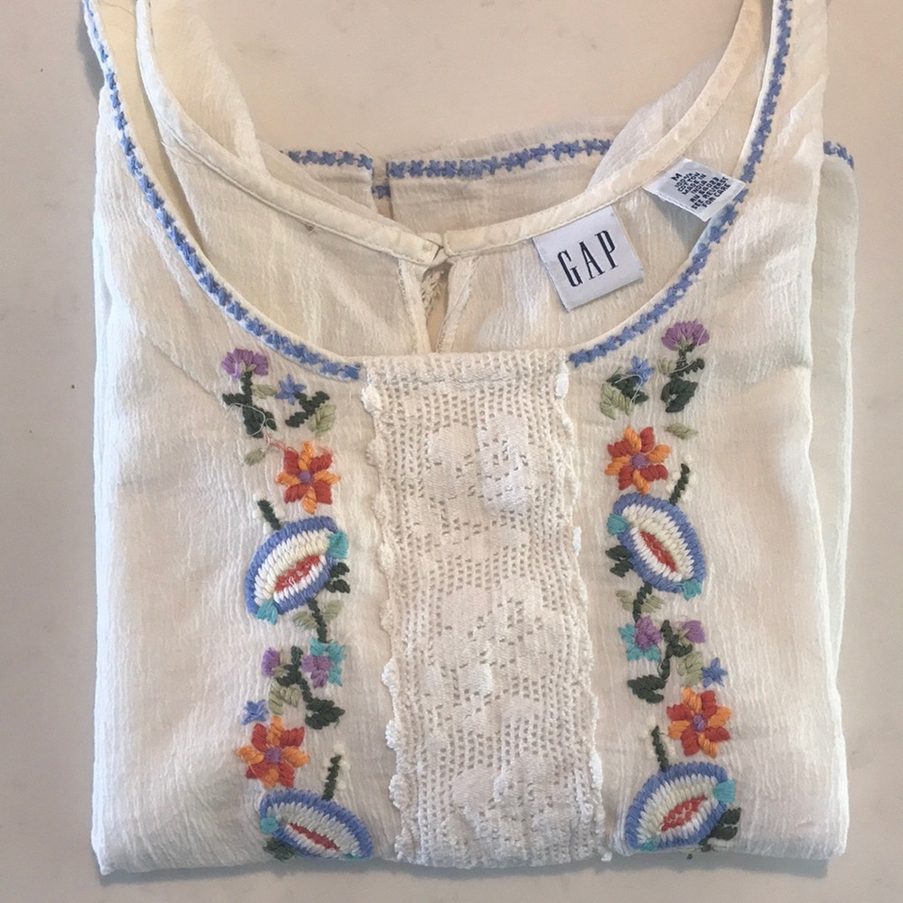 GAP t-shirt